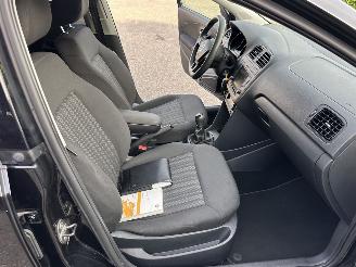 Volkswagen Polo 1.4 TDI 75pk BlueMotion 5drs - navi - clima - cruise - facelift - bleutooth - pdc v+a - front assist - privacy glass picture 46