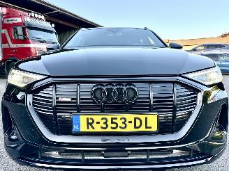 Audi E-tron 55 Quattro S-Edition 95kWh 408pk aut + F1 - nap - 1e eig - leer - front + line + park assist - keyless - elektr klep picture 3