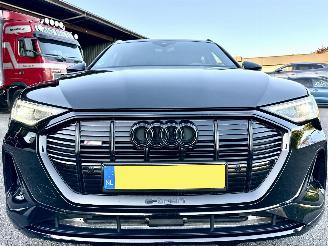 Audi E-tron Gereserveerd 55 Quattro S-Edition 95kWh 408pk aut + F1 - nap - 1e eig - leer - front + line + park assist - keyless - elektr klep picture 3