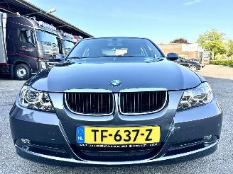 BMW 3-serie 318i 2.0 129pk 6-bak Executive sedan - xenon - clima - 58dkm - 19 inch performance + 4x goede hankook picture 3