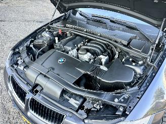 BMW 3-serie 318i 2.0 129pk 6-bak Executive sedan - xenon - clima - 58dkm - 19 inch performance + 4x goede hankook picture 14