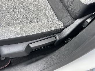 Citroën C3 1.2 PureTech 82pk ELLE - nap - navi - pdc - line assist - lmv - carplay - clima - cruise - grijs dak picture 53