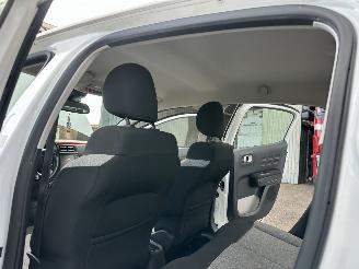 Citroën C3 1.2 PureTech 82pk ELLE - nap - navi - pdc - line assist - lmv - carplay - clima - cruise - grijs dak picture 71