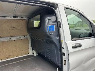 Mercedes Vito 116 CDI 163pk 9-traps aut + f1 Extra Lang L3 3pers - navi - camera - stoelverw - pdc v+a - airco - cruise picture 11