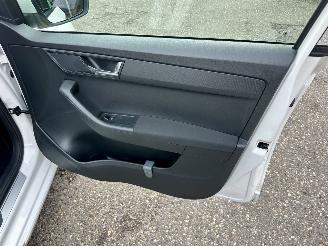 Skoda Fabia 1.0 TSI 95pk Clever - org nl - front assist - pdc - airco - cruise - navi - privacy glass - rijdbaar picture 51