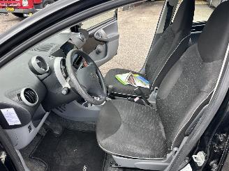 Peugeot 107 1.0-12v automaat 68pk XS 5drs - nap - carplay - airco - 49dkm - elektr ramen - toerenteller picture 48