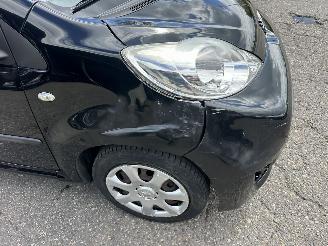 Peugeot 107 1.0-12v automaat 68pk XS 5drs - nap - carplay - airco - 49dkm - elektr ramen - toerenteller picture 10