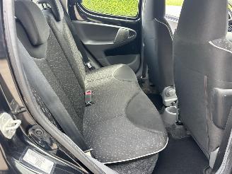 Peugeot 107 1.0-12v automaat 68pk XS 5drs - nap - carplay - airco - 49dkm - elektr ramen - toerenteller picture 60