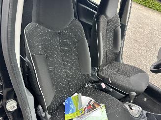 Peugeot 107 1.0-12v automaat 68pk XS 5drs - nap - carplay - airco - 49dkm - elektr ramen - toerenteller picture 43