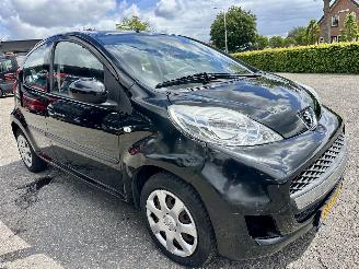 Peugeot 107 1.0-12v automaat 68pk XS 5drs - nap - carplay - airco - 49dkm - elektr ramen - toerenteller picture 4
