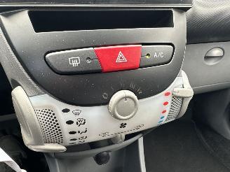 Peugeot 107 1.0-12v automaat 68pk XS 5drs - nap - carplay - airco - 49dkm - elektr ramen - toerenteller picture 38