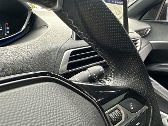 Peugeot 3008 Gereserveerd 1.2T PureT 131pk 6-bak GT-Line - 54dkm nap - pano - sfeerverl - keyless - camera - line + side + front assist picture 46