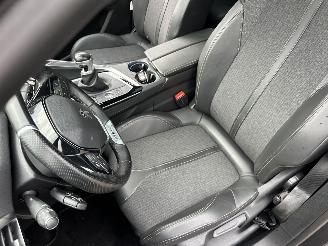 Peugeot 3008 Gereserveerd 1.2T PureT 131pk 6-bak GT-Line - 54dkm nap - pano - sfeerverl - keyless - camera - line + side + front assist picture 52