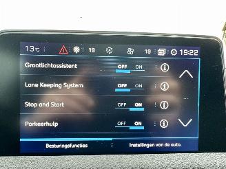 Peugeot 3008 Gereserveerd 1.2T PureT 131pk 6-bak GT-Line - 54dkm nap - pano - sfeerverl - keyless - camera - line + side + front assist picture 31