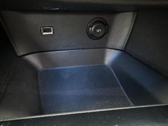 Peugeot 3008 Gereserveerd 1.2T PureT 131pk 6-bak GT-Line - 54dkm nap - pano - sfeerverl - keyless - camera - line + side + front assist picture 45