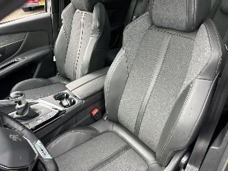 Peugeot 3008 Gereserveerd 1.2T PureT 131pk 6-bak GT-Line - 54dkm nap - pano - sfeerverl - keyless - camera - line + side + front assist picture 20