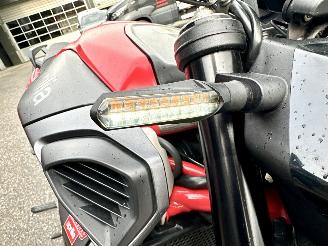 Aprilia  SHIVER 900 - led knipperlichten - drive modus - carbon spatbord - verstelbaar achterveer - stickersset picture 17
