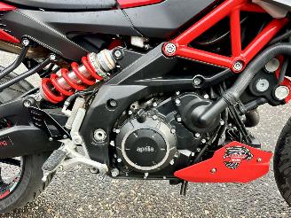 Aprilia  SHIVER 900 - led knipperlichten - drive modus - carbon spatbord - verstelbaar achterveer - stickersset picture 33