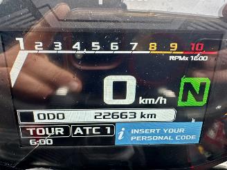 Aprilia  SHIVER 900 - led knipperlichten - drive modus - carbon spatbord - verstelbaar achterveer - stickersset picture 40