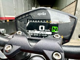 Aprilia  SHIVER 900 - led knipperlichten - drive modus - carbon spatbord - verstelbaar achterveer - stickersset picture 7