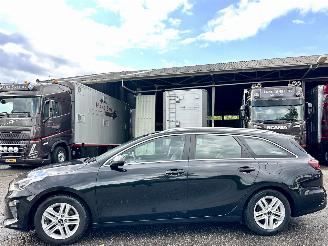 Unfallwagen Kia Ceed Sportswagon 1.5 T-GDi 6-bak 160pk DynamicLine - nap - navi - camera - line assist - carplay - pdc - trekh 2021/6