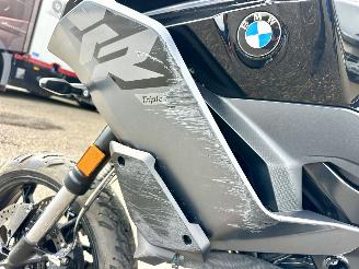 BMW F 900 R XR Triple Black 105pk - 2025 - 8885km - verwarmde handvatten - keyless - alarm - brembo -hoogte verstelling veer picture 31