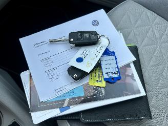 Volkswagen Up! 1.0i 65pk beats 5drs - nap - line assist - clima - cruise - pdc - privacy glass - subwoofer - licht + regensens picture 18