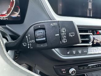 BMW 1-serie 118i 140pk aut High Exe M-Sport Ed - 73dkm nap - sfeerverl - navi - leer - virtual - carplay - front + line assist picture 40