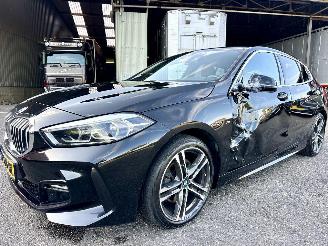 BMW 1-serie 118i 140pk aut High Exe M-Sport Ed - 73dkm nap - sfeerverl - navi - leer - virtual - carplay - front + line assist picture 2