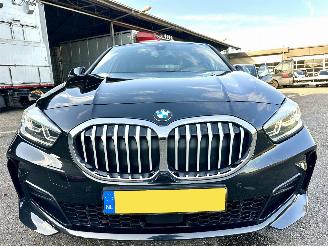 BMW 1-serie 118i 140pk aut High Exe M-Sport Ed - 73dkm nap - sfeerverl - navi - leer - virtual - carplay - front + line assist picture 3