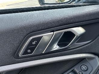 BMW 1-serie 118i 140pk aut High Exe M-Sport Ed - 73dkm nap - sfeerverl - navi - leer - virtual - carplay - front + line assist picture 50