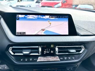 BMW 1-serie 118i 140pk aut High Exe M-Sport Ed - 73dkm nap - sfeerverl - navi - leer - virtual - carplay - front + line assist picture 48