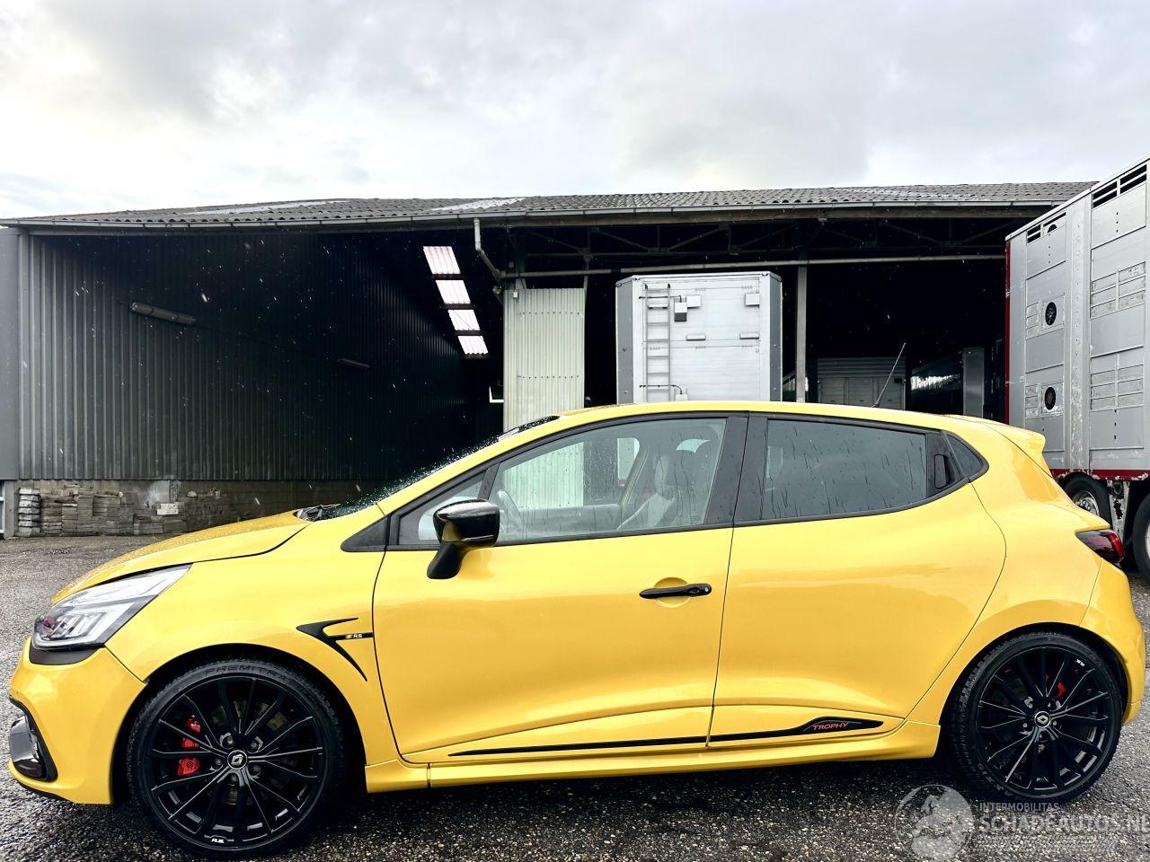 Renault Clio Gereserveerd RS Trophy 1.6 Turbo aut + F1 290pk - navi - cam - leer - rode gordels - bose - 18 inch - stage 2 - keyless
