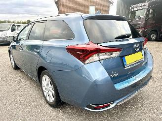 Toyota Auris Touring Sports 1.8 Hybrid 99pk aut Executive - facelift - camera - clima - cruise - privacy glass - licht + regensensor picture 7