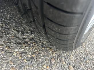 Toyota Auris Touring Sports 1.8 Hybrid 99pk aut Executive - facelift - camera - clima - cruise - privacy glass - licht + regensensor picture 93