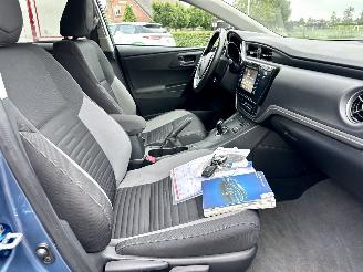 Toyota Auris Touring Sports 1.8 Hybrid 99pk aut Executive - facelift - camera - clima - cruise - privacy glass - licht + regensensor picture 48