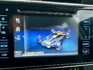 Toyota Auris Touring Sports 1.8 Hybrid 99pk aut Executive - facelift - camera - clima - cruise - privacy glass - licht + regensensor picture 24