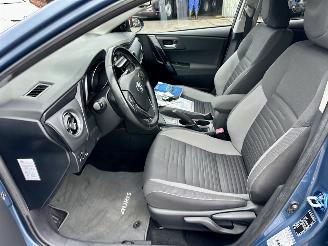 Toyota Auris Touring Sports 1.8 Hybrid 99pk aut Executive - facelift - camera - clima - cruise - privacy glass - licht + regensensor picture 44