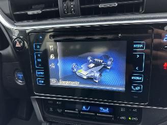 Toyota Auris Touring Sports 1.8 Hybrid 99pk aut Executive - facelift - camera - clima - cruise - privacy glass - licht + regensensor picture 52