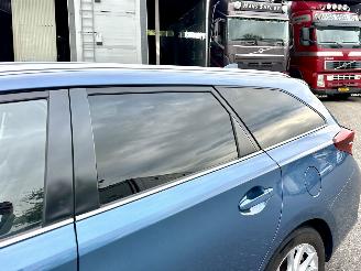 Toyota Auris Touring Sports 1.8 Hybrid 99pk aut Executive - facelift - camera - clima - cruise - privacy glass - licht + regensensor picture 59