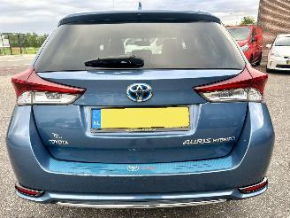 Toyota Auris Touring Sports 1.8 Hybrid 99pk aut Executive - facelift - camera - clima - cruise - privacy glass - licht + regensensor picture 6