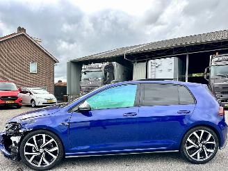 skadebil auto Volkswagen Golf 1.5 TSI is 150pk aut + f1 R-Line 5drs - pano - virtual - 19 inch - keyless - front + line assist - carplay - kameleon tint 2018/5