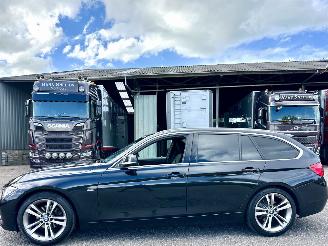 Auto incidentate BMW 3-serie Touring 320d 163pk aut High Executive - nap - alarm - leer - elektr trekh + klep - harman/kardon 2017/6