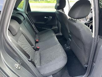Volkswagen Polo 1.2 TSI 105pk 6-bak Highline 5drs - 75dkm nap - clima + cruise contr - lmv - 4x elektr ramen - privacy glass picture 38