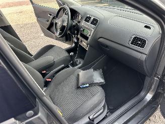 Volkswagen Polo 1.2 TSI 105pk 6-bak Highline 5drs - 75dkm nap - clima + cruise contr - lmv - 4x elektr ramen - privacy glass picture 19