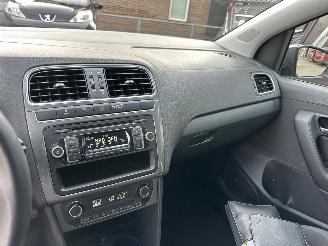 Volkswagen Polo 1.2 TSI 105pk 6-bak Highline 5drs - 75dkm nap - clima + cruise contr - lmv - 4x elektr ramen - privacy glass picture 34
