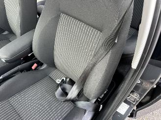 Volkswagen Polo 1.2 TSI 105pk 6-bak Highline 5drs - 75dkm nap - clima + cruise contr - lmv - 4x elektr ramen - privacy glass picture 45
