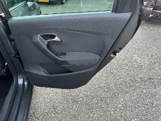 Volkswagen Polo 1.2 TSI 105pk 6-bak Highline 5drs - 75dkm nap - clima + cruise contr - lmv - 4x elektr ramen - privacy glass picture 40