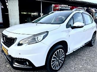 Peugeot 2008 1.2T 110pk PureTech Active - 96dkm nap - 1e eig - navi - clima - cruise - pdc v+a - volledig rijdbaar picture 2