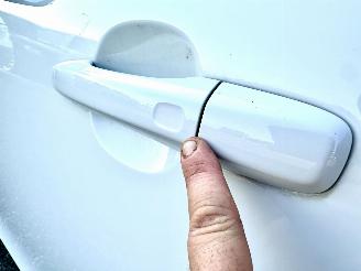 Volvo V-40 1.5 T3 152pk Aut + f1 Dynamic Ed - nap - pano - leer - stoelverw - navi - cam - keyless - harman/kardon picture 7